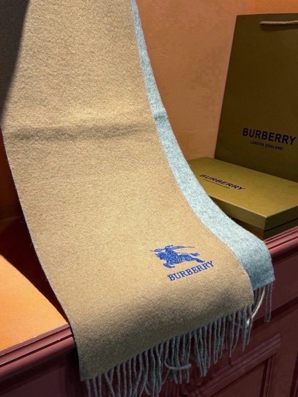 .Burberry® burberry reversible